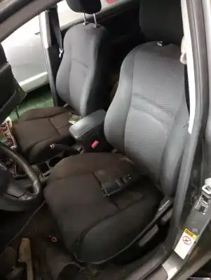 Veículo de Sucata toyota corolla (_e12_) 1.4 d (nde120_) do ano 2005 alimentado 1ndtv