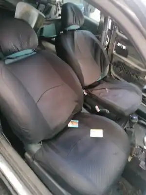 Здавання транспортного засобу renault clio ii fase ii (b/cb0) billabong року 2003 потужний d4f712