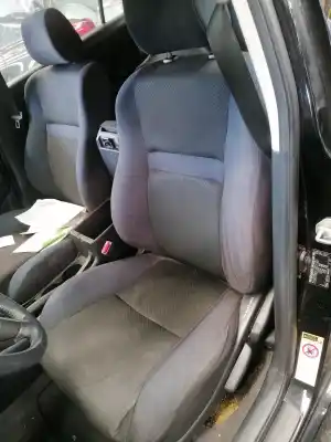 Veículo de Sucata toyota corolla (_e12_) 1.4 d (nde120_) do ano 2005 alimentado 1ndtv