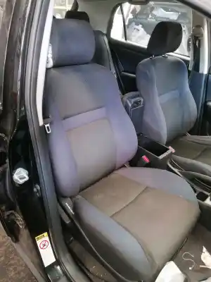 Veículo de Sucata toyota corolla (_e12_) 1.4 d (nde120_) do ano 2005 alimentado 1ndtv