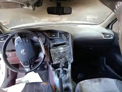 Veículo de Sucata citroen c4 lim. 1.4 16v 95 cv / 70 kw do ano 2013 alimentado 8f01