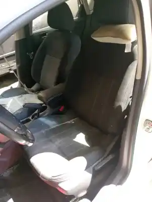 Veículo de Sucata citroen c4 lim. 1.4 16v 95 cv / 70 kw do ano 2013 alimentado 8f01