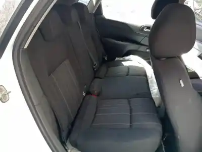 Veículo de Sucata citroen c4 lim. 1.4 16v 95 cv / 70 kw do ano 2013 alimentado 8f01