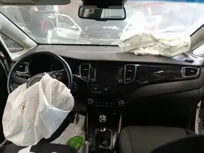 Veículo de Sucata kia carens iv 1.7 crdi do ano 2013 alimentado d4fd