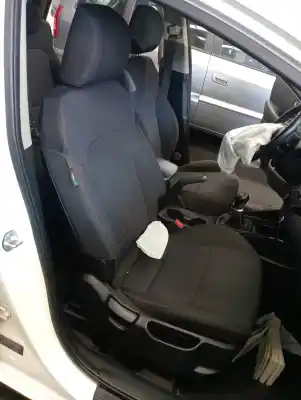 Veículo de Sucata kia carens iv 1.7 crdi do ano 2013 alimentado d4fd