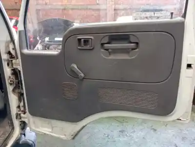 Sloopvoertuig nissan cabstar e tl100.35 van het jaar 2001 aangedreven bd30