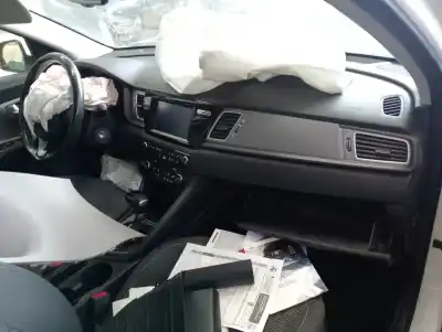 Scrapping Vehicle kia niro concept of the year 2017 powered g4le