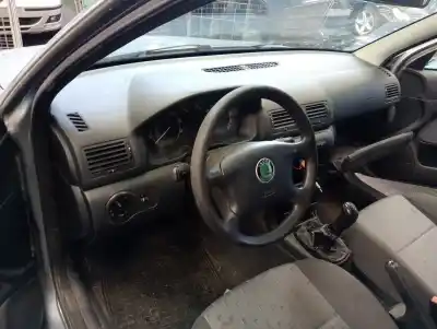 Scrapping Vehicle skoda octavia berlina (1u2) 1.6 of the year 2002 powered bfq