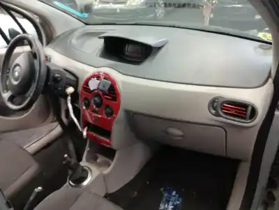 Sloopvoertuig renault modus 1.4 16v van het jaar 2005 aangedreven k4j770