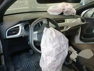 Veículo de Sucata citroen ds3 (sa_) 1.4 vti 95 do ano 0 alimentado 8fp