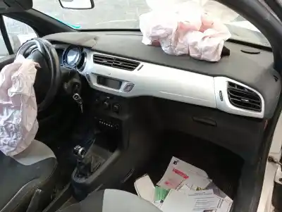 Veículo de Sucata citroen ds3 (sa_) 1.4 vti 95 do ano 0 alimentado 8fp