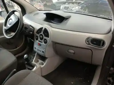 Veículo de Sucata renault modus 1.5 dci diesel do ano 2004 alimentado k9k750