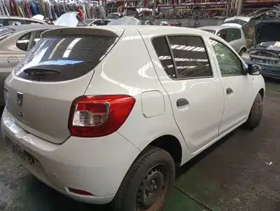 Veicolo di demolizione dacia sandero basis dell'anno 2014 alimentato d4f732