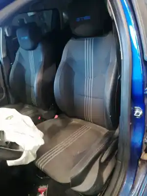 Veículo de Sucata renault clio iv zen do ano 2017 alimentado h5f408