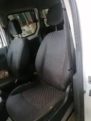 Veículo de Sucata renault kangoo expression do ano 2013 alimentado k9k808