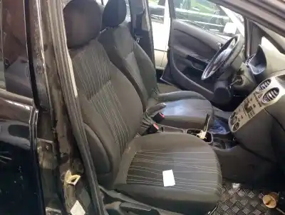 Здавання транспортного засобу opel corsa d cosmo року 2008 потужний z12xep