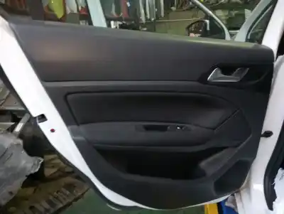 Veículo de Sucata peugeot 308 active bussines do ano 2018 alimentado yhy