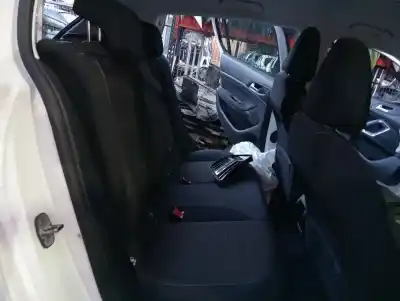 Veículo de Sucata peugeot 308 active bussines do ano 2018 alimentado yhy