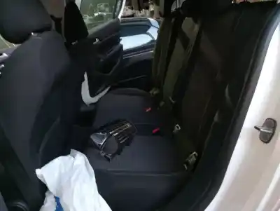 Veículo de Sucata peugeot 308 active bussines do ano 2018 alimentado yhy