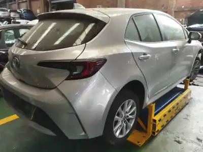 Vehicul casat toyota corolla (e21) hybrid style al anului 2023 alimentat 2zr-fxe