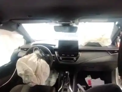 Vehicul casat toyota corolla (e21) hybrid style al anului 2023 alimentat 2zr-fxe