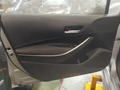 Vehicul casat toyota corolla (e21) hybrid style al anului 2023 alimentat 2zr-fxe