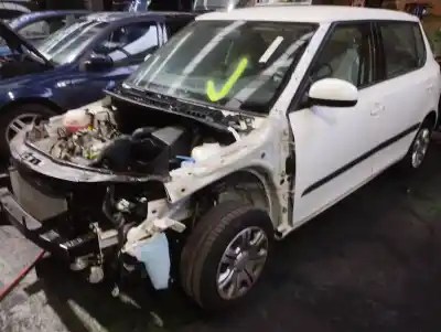 Veicolo di demolizione skoda fabia (5j2 ) spirit dell'anno 2010 alimentato chfa