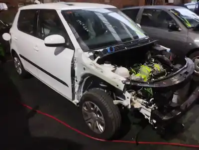 Veicolo di demolizione skoda fabia (5j2 ) spirit dell'anno 2010 alimentato chfa