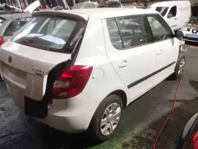 Veicolo di demolizione skoda fabia (5j2 ) spirit dell'anno 2010 alimentato chfa