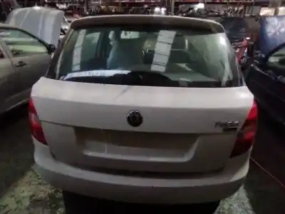 Veicolo di demolizione skoda fabia (5j2 ) spirit dell'anno 2010 alimentato chfa