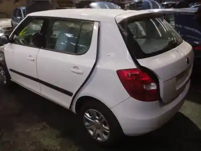 Veicolo di demolizione skoda fabia (5j2 ) spirit dell'anno 2010 alimentato chfa