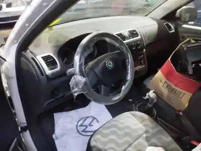 Veicolo di demolizione skoda fabia (5j2 ) spirit dell'anno 2010 alimentato chfa