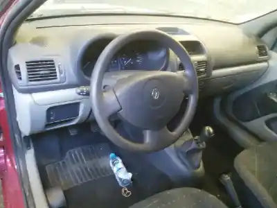 Здавання транспортного засобу renault                                            clio ii fase ii (b/cb0)                                                                                                                                                                                                                                    d7f746                                                                                                                                                                                                                                                     року 2002 потужний d7f746