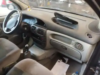 Veicolo di demolizione renault scenic (ja..) 1.4 16v dell'anno 2002 alimentato k4j c7