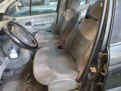 Veicolo di demolizione renault scenic (ja..) 1.4 16v dell'anno 2002 alimentato k4j c7