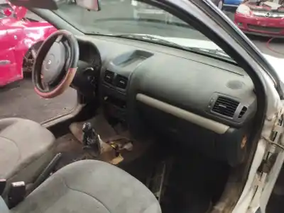 Утилизация автомобиля renault clio ii fase ii (b/cb0) authentique года 2002 питание d4f