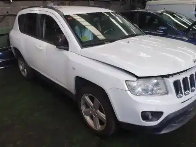 Veículo de Sucata jeep compass limited 4x4 do ano 2011 alimentado om651925