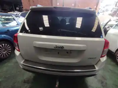 Veículo de Sucata jeep compass limited 4x4 do ano 2011 alimentado om651925