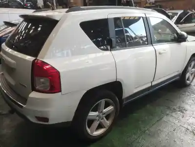 Veículo de Sucata jeep compass limited 4x4 do ano 2011 alimentado om651925