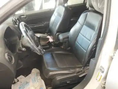 Veículo de Sucata jeep compass limited 4x4 do ano 2011 alimentado om651925