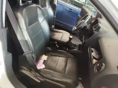 Veículo de Sucata jeep compass limited 4x4 do ano 2011 alimentado om651925