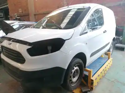 Veículo de Sucata ford transit courier ambiente do ano 2014 alimentado ugcb