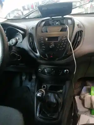 Veículo de Sucata ford transit courier ambiente do ano 2014 alimentado ugcb