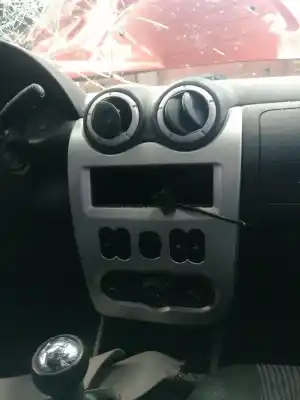 Veículo de Sucata dacia sandero ambiance do ano 2008 alimentado k7m710