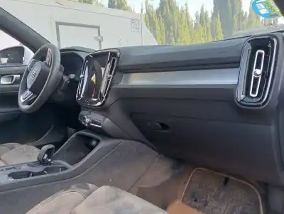 Scrapping Vehicle volvo xc 40 core 2wd of the year 2024 powered b420t4