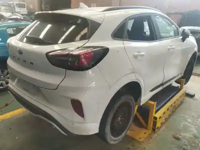 Veicolo di demolizione ford puma hybrid st-line dell'anno 2023 alimentato bzja