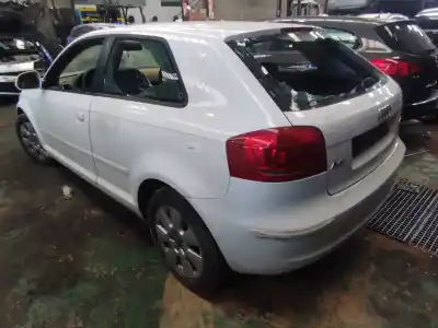 Veículo de Sucata audi a3 (8p) 1.6 tdi ambiente do ano 2010 alimentado cayc