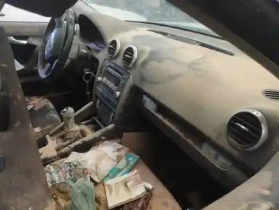 Veículo de Sucata audi a3 (8p) 1.6 tdi ambiente do ano 2010 alimentado cayc