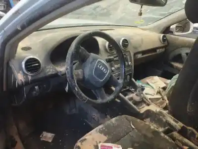 Veículo de Sucata audi a3 (8p) 1.6 tdi ambiente do ano 2010 alimentado cayc