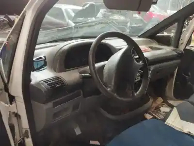 Здавання транспортного засобу citroen jumpy combi confort (5/6 plazas) року 2005 потужний wjy